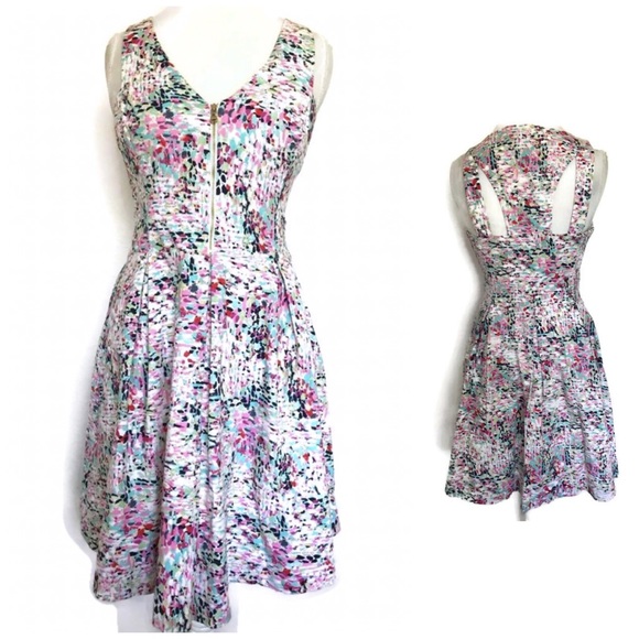 Guess Dresses & Skirts - Guess Women's Sleeveless Zip cut out  Dress 20K